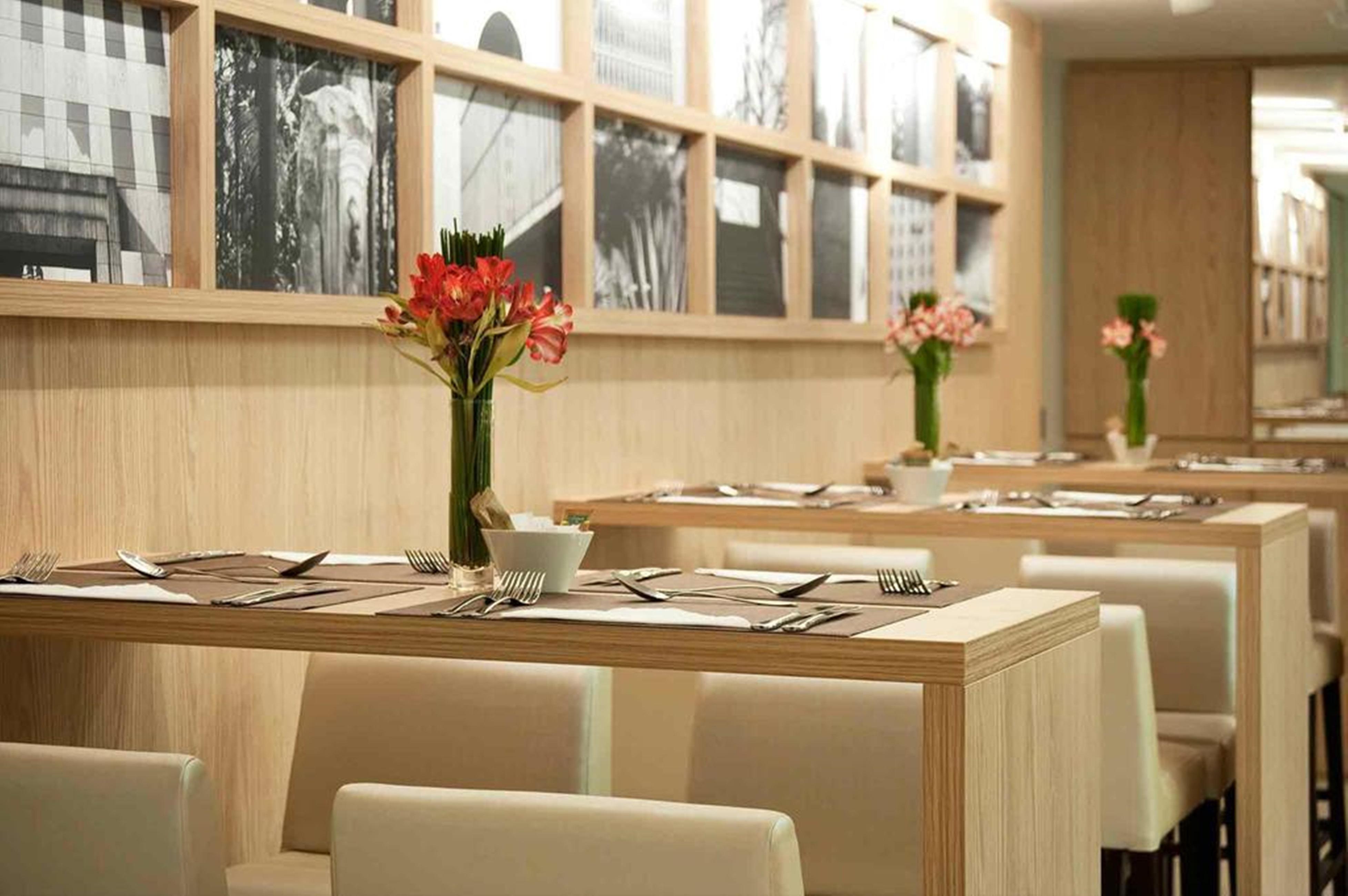 Mercure Sao Paulo Pamplona Restoran foto